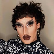 simple the drag qween