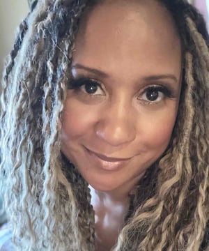 Photo of Tracie Thoms, click to book