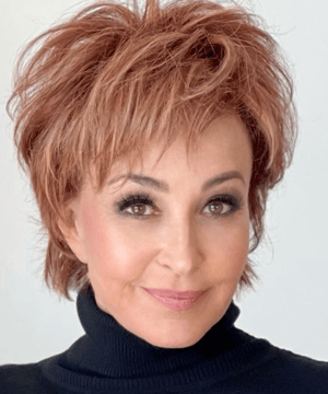 Photo of Annie Potts, click to book