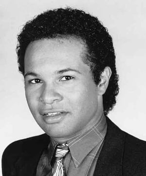 Photo of Geoffrey Owens, click to book