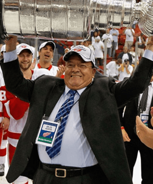 Photo of Scotty Bowman, click to book
