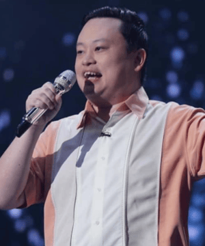 Photo of William Hung, click to book