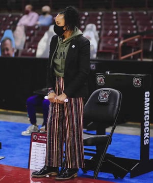 Photo of Dawn Staley, click to book