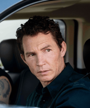Photo of Shawn Hatosy, click to book