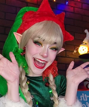 Photo of Poppy the Elf, click to book