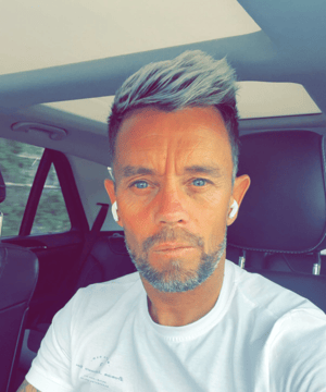 Photo of Lee Hendrie, click to book