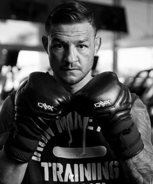 Photo of Cub Swanson, click to book