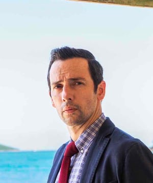 Photo of Ralf Little, click to book