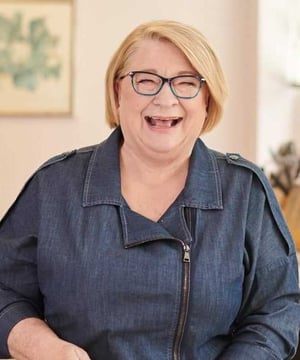 Photo of Rosemary Shrager, click to book