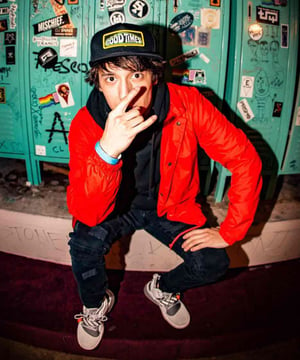 Photo of Crizzly, click to book