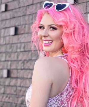 Photo of Annalee Belle, click to book