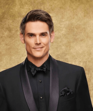 Photo of Mark Grossman, click to book
