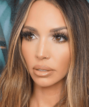 Photo of Scheana Shay, click to book