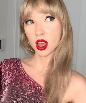 Photo of Taylor Swift Impressionist, click to book