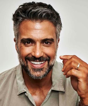 Photo of Jaime Camil, click to book
