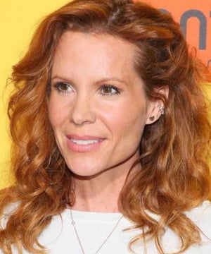 Photo of Robyn Lively, click to book