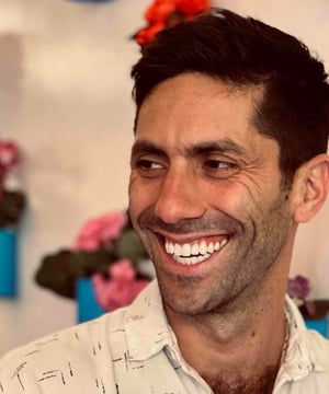 Photo of Nev Schulman, click to book