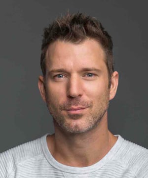 Photo of Wil Traval, click to book