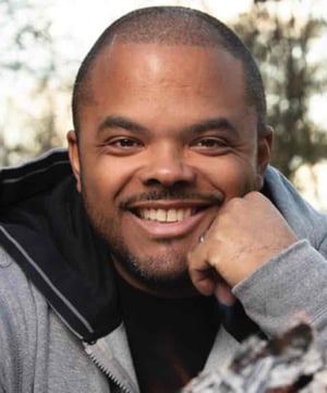 Photo of Roger Mooking, click to book
