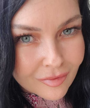 Photo of Schapelle Corby, click to book