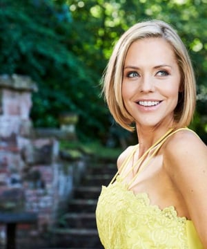 Photo of Stephanie Waring, click to book