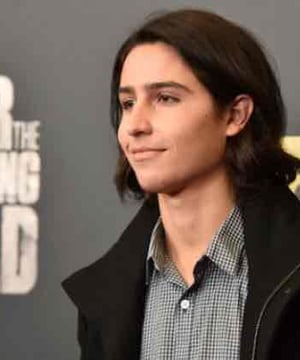 Photo of Lorenzo Henrie, click to book