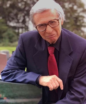 Photo of The Amazing Kreskin, click to book