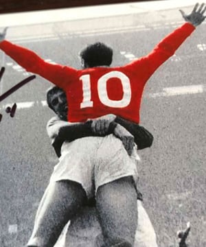 Photo of Sir Geoff Hurst MBE, click to book