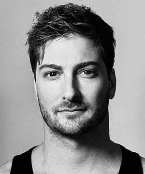 Photo of Daniel Lissing, click to book