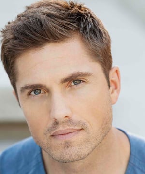 Photo of Eric Winter, click to book